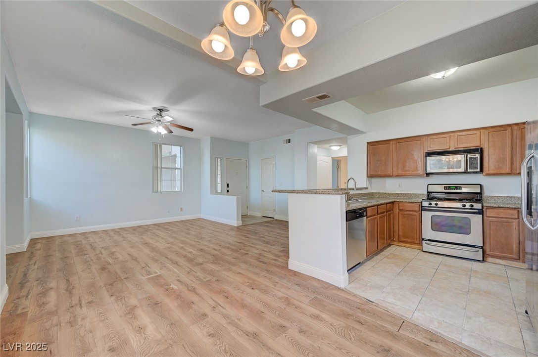 1701 King James Street 101