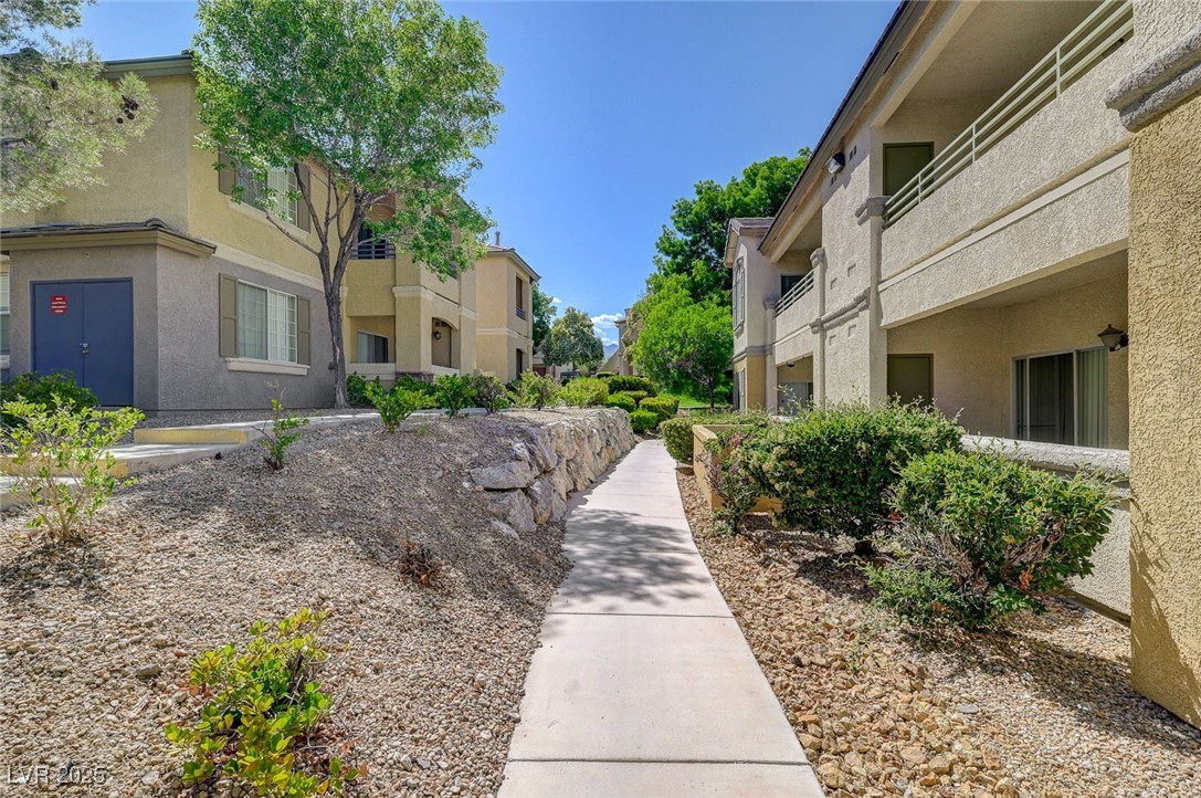 1701 King James Street 101