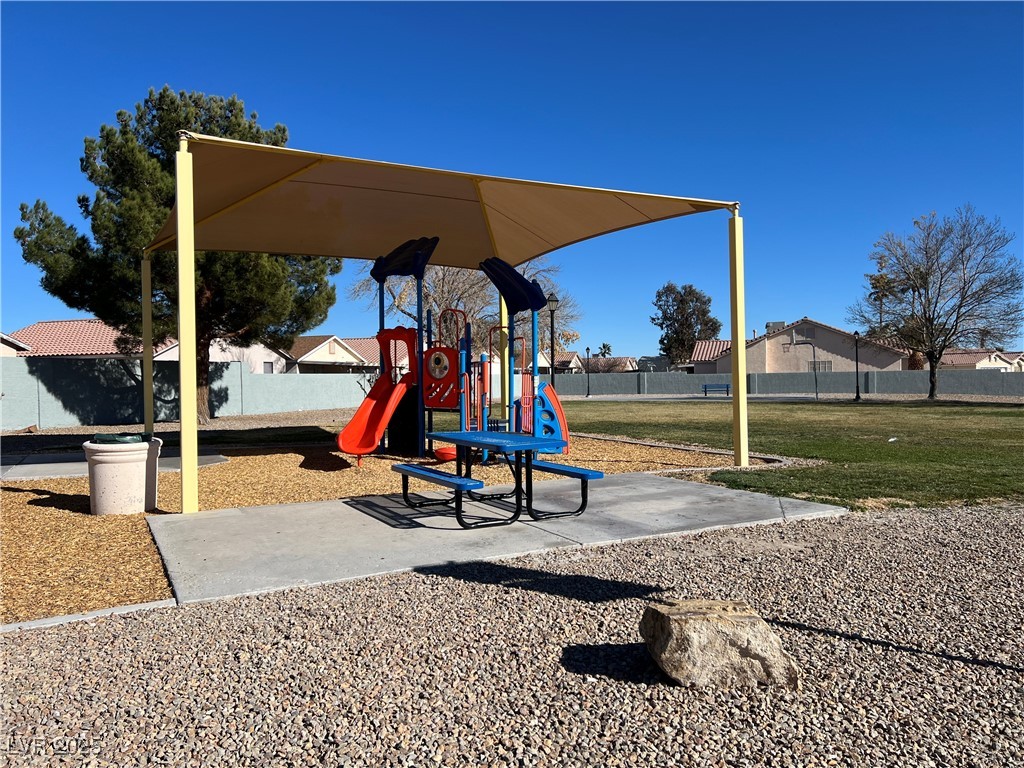 5233 Jose Ernesto Street