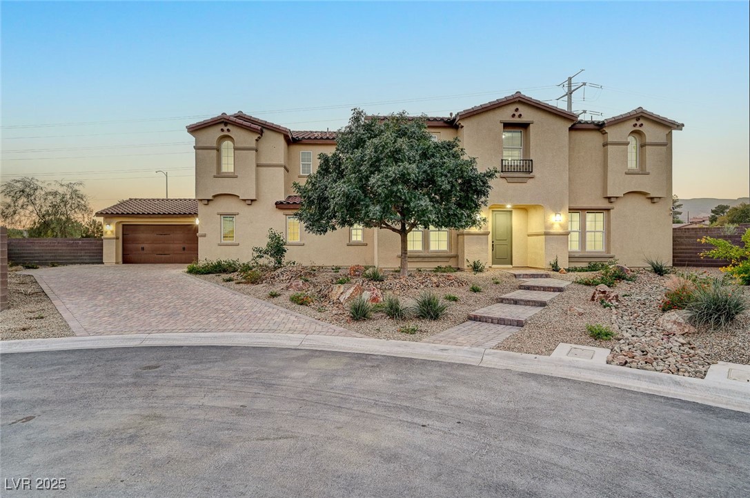 4807 Enchanted View Street