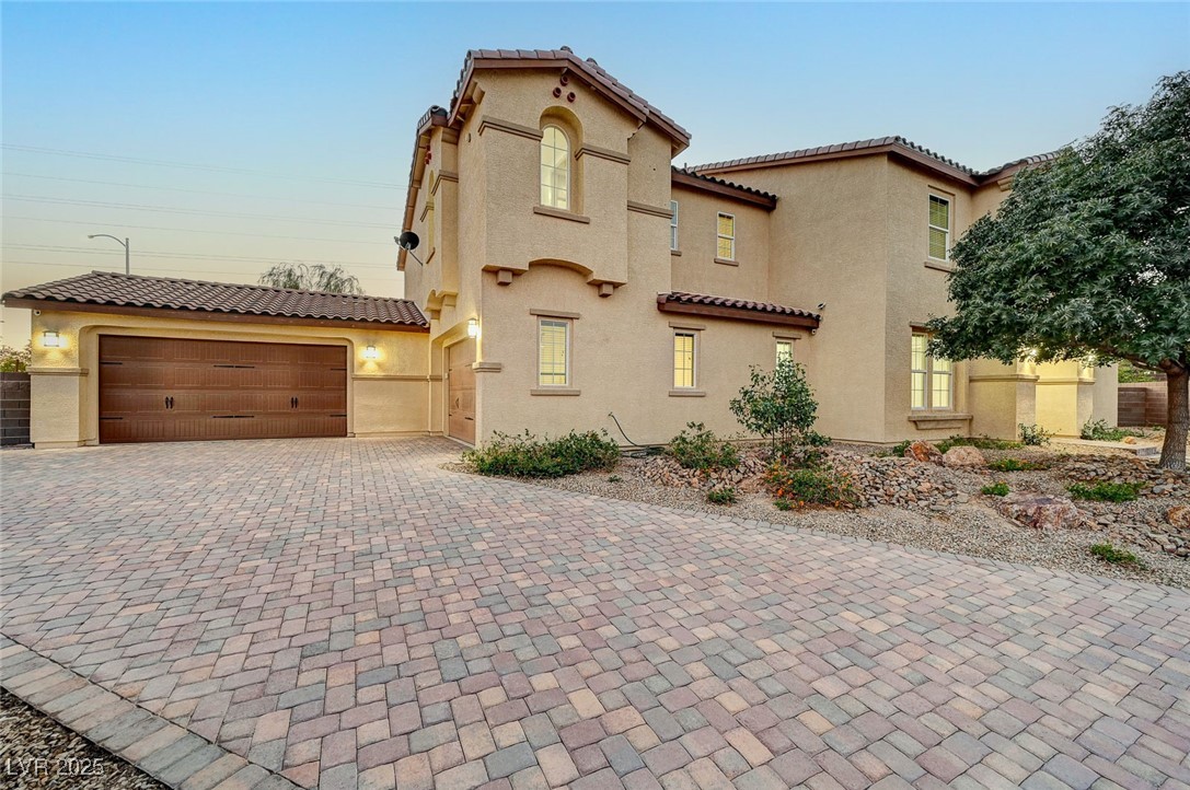 4807 Enchanted View Street
