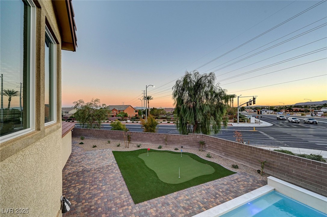 4807 Enchanted View Street