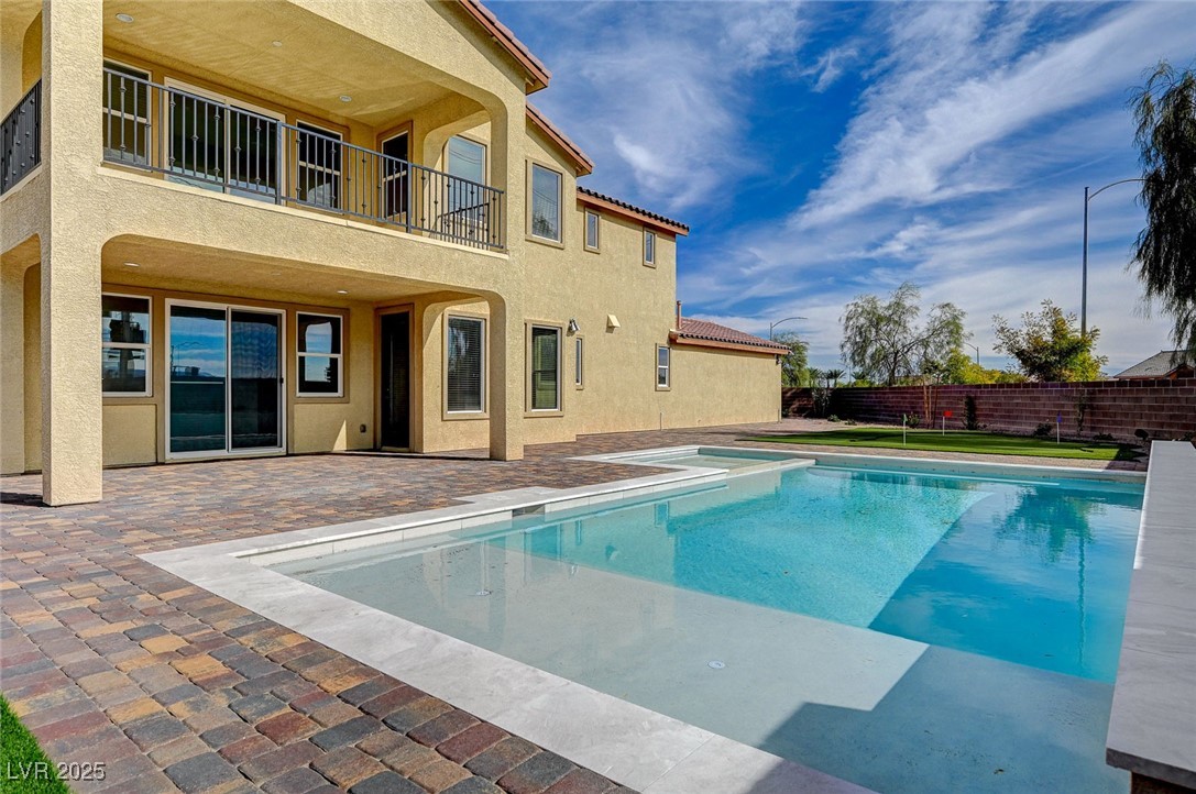 4807 Enchanted View Street