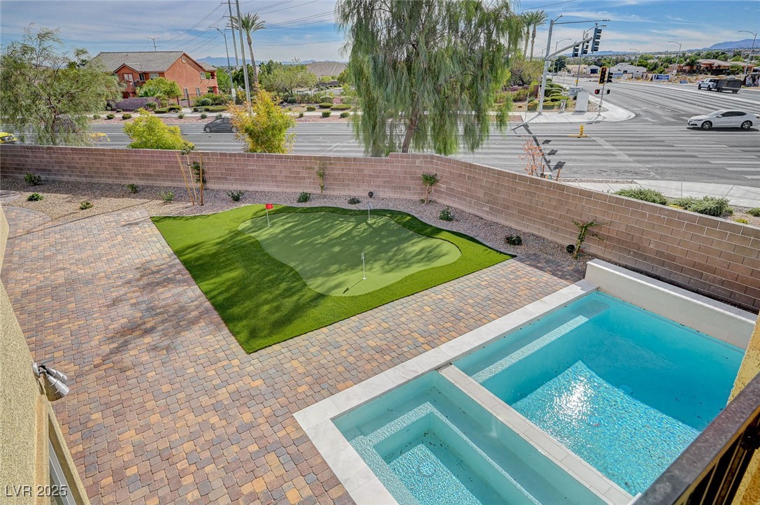 4807 Enchanted View Street