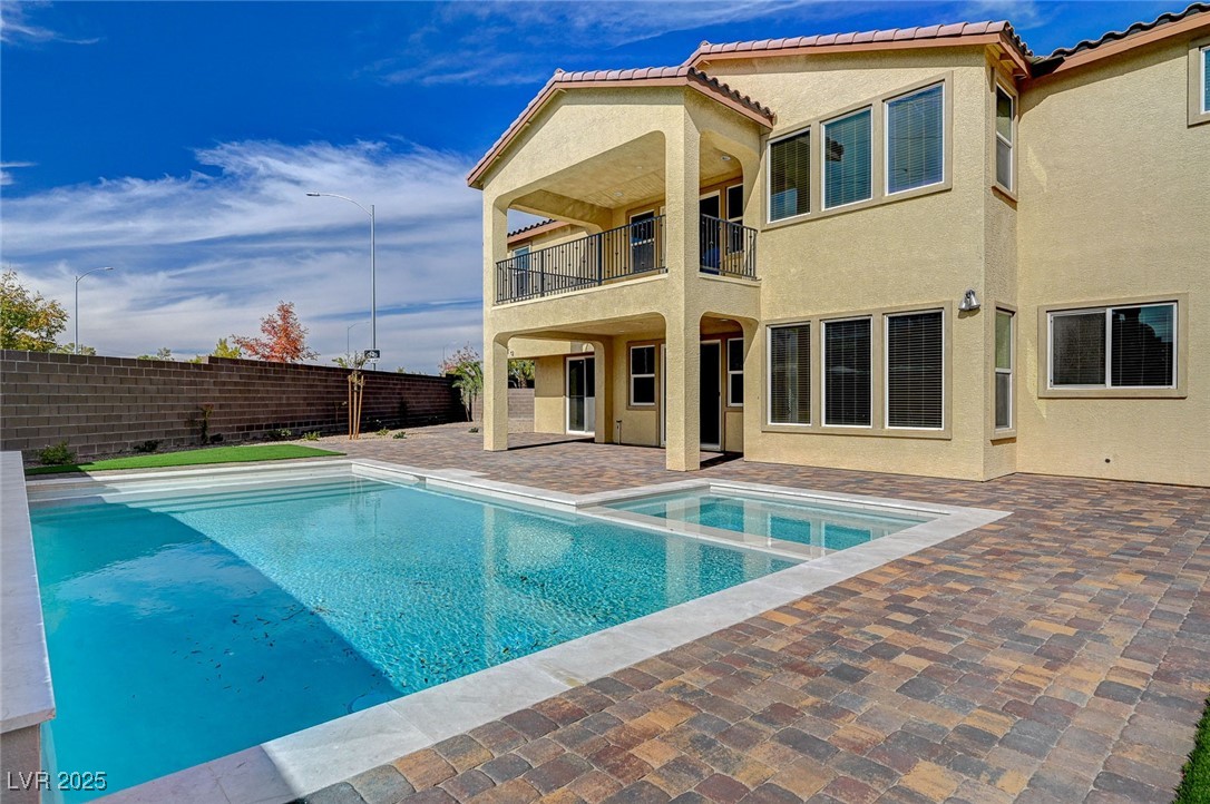 4807 Enchanted View Street