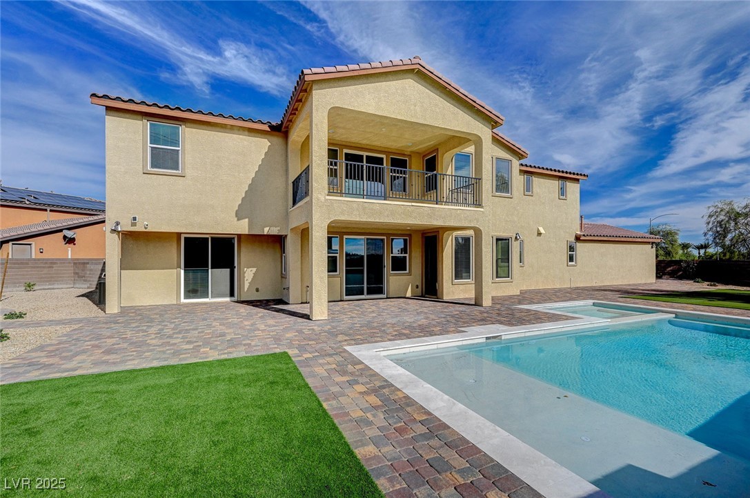 4807 Enchanted View Street