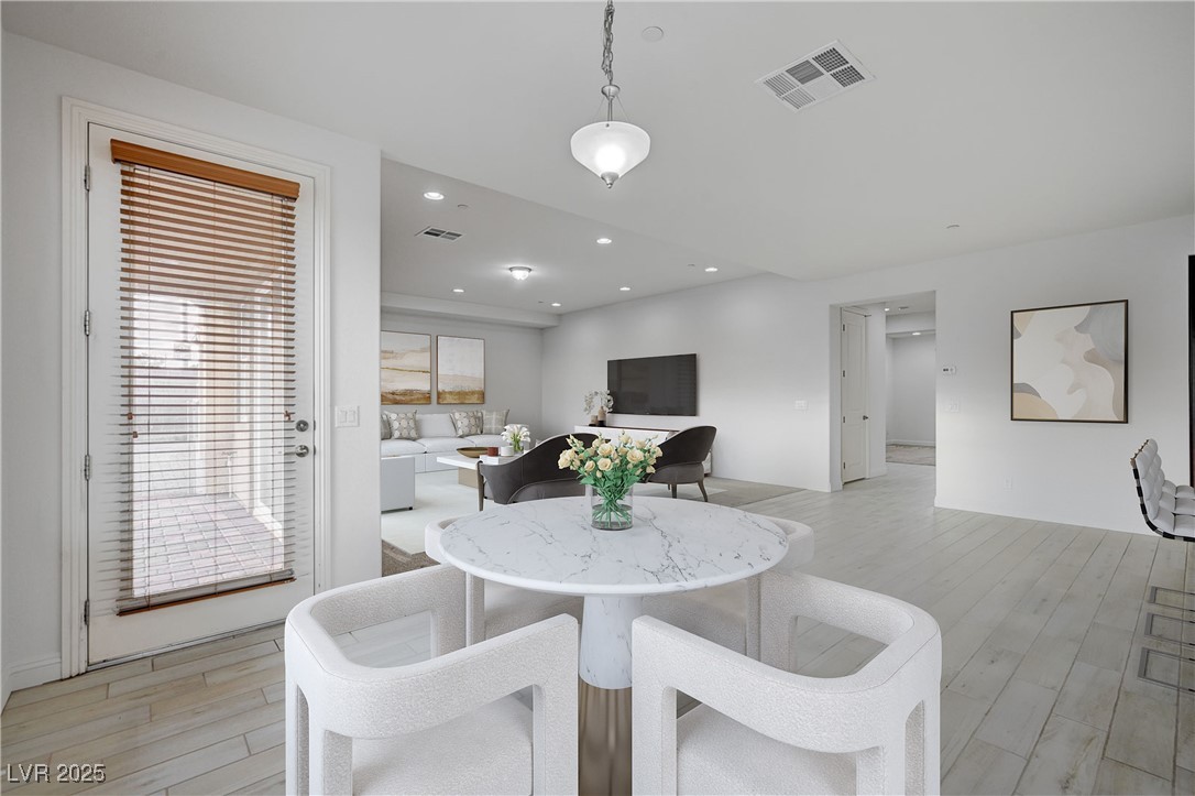 4807 Enchanted View Street