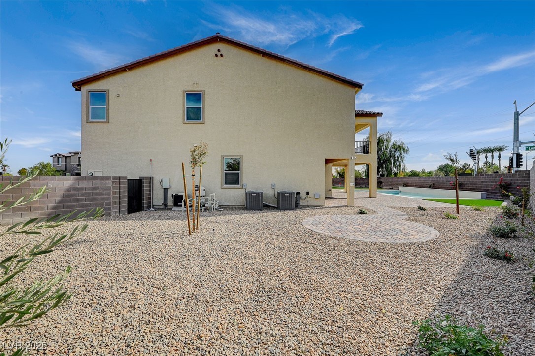 4807 Enchanted View Street