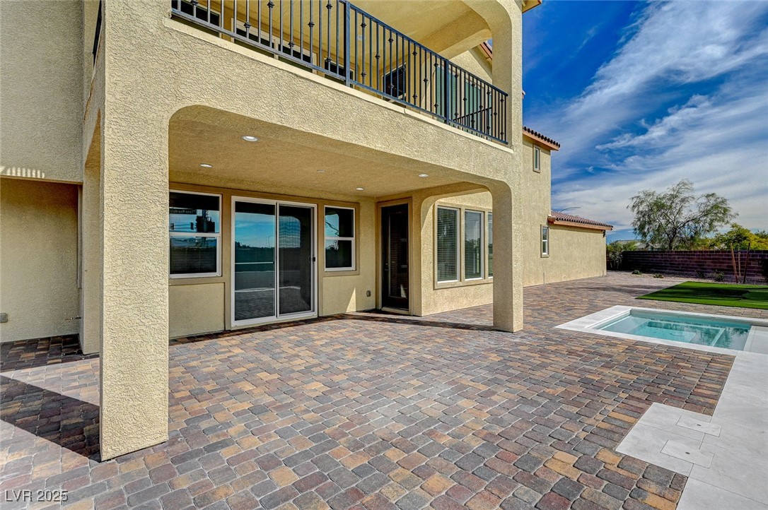 4807 Enchanted View Street
