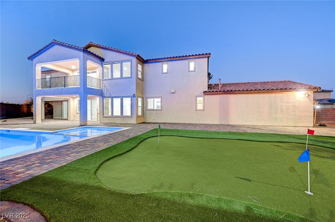 4807 Enchanted View Street