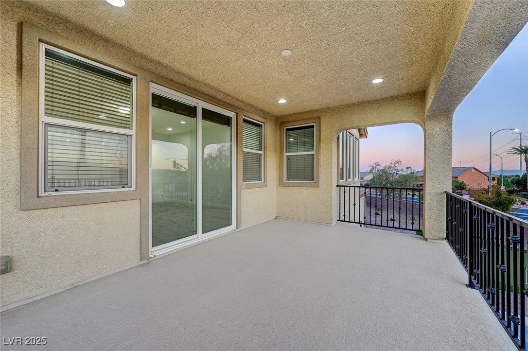 4807 Enchanted View Street