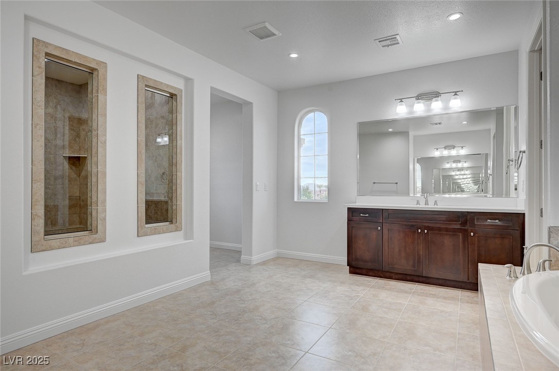 4807 Enchanted View Street