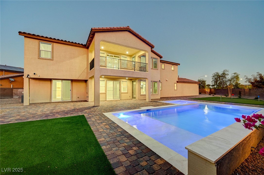 4807 Enchanted View Street