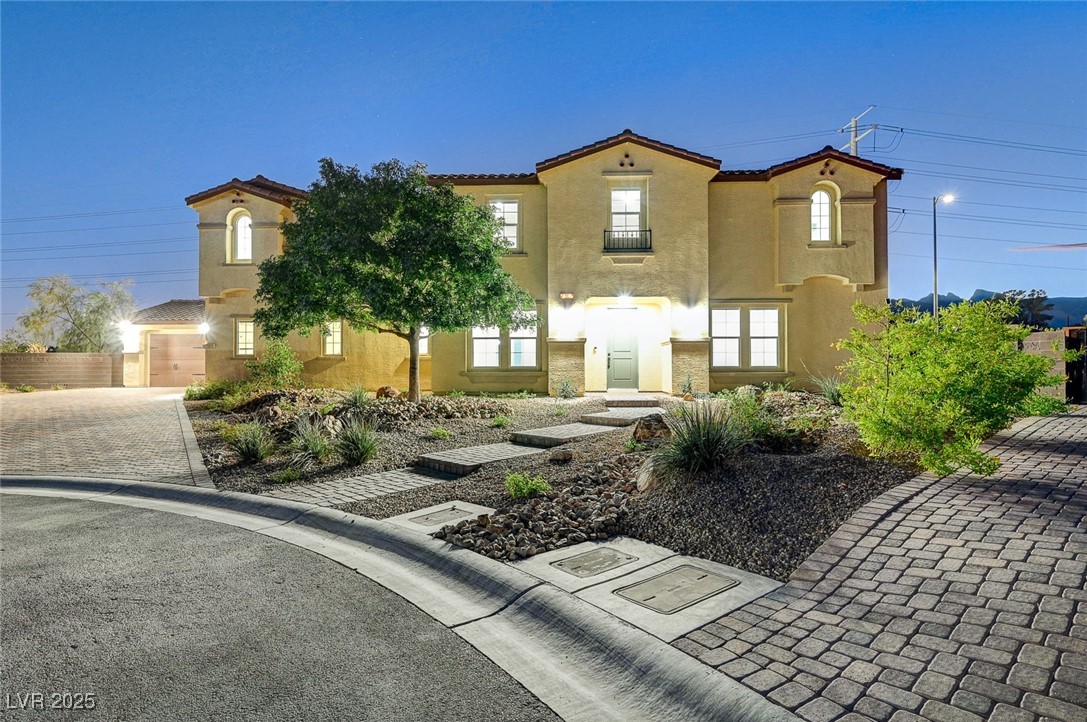 4807 Enchanted View Street