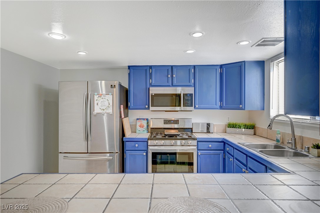 5383 Mountain Vista Street 18