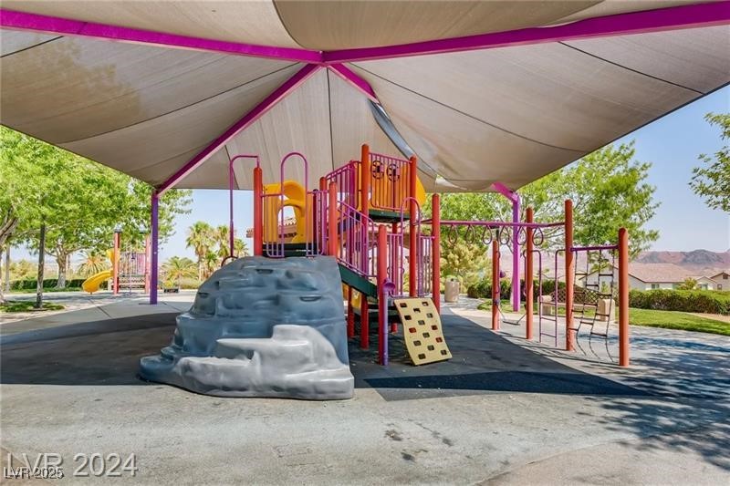 1073 Via Canale Drive
