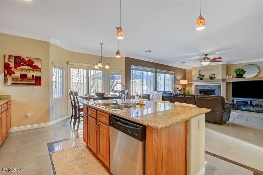 920 East Hammer Lane