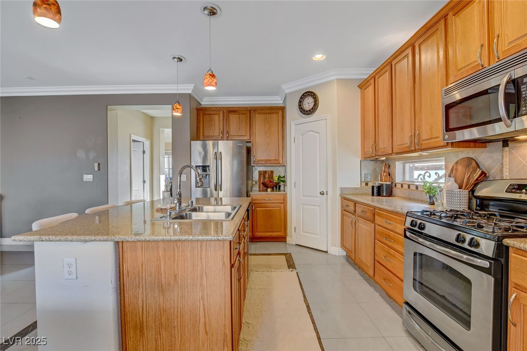 920 East Hammer Lane
