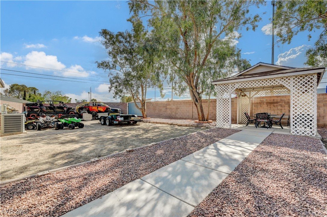 5884 Del Rey Avenue