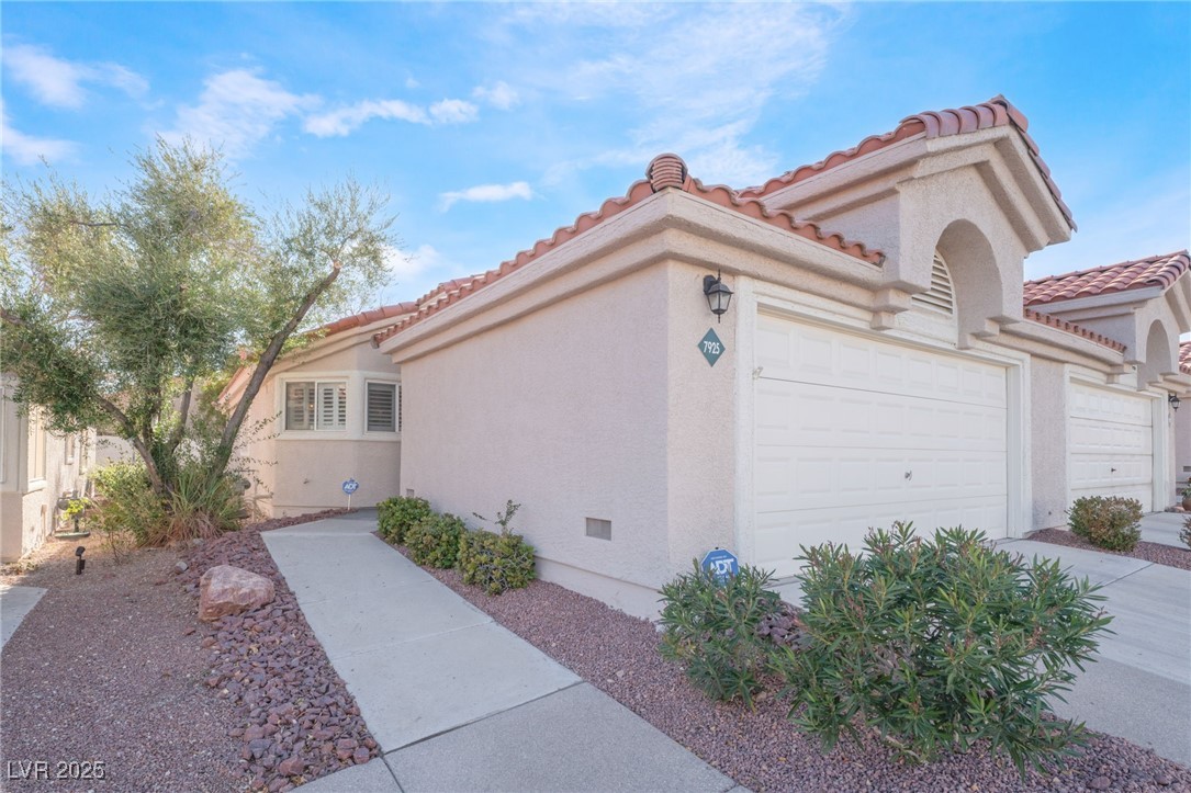 7925 Settlers Ridge Lane