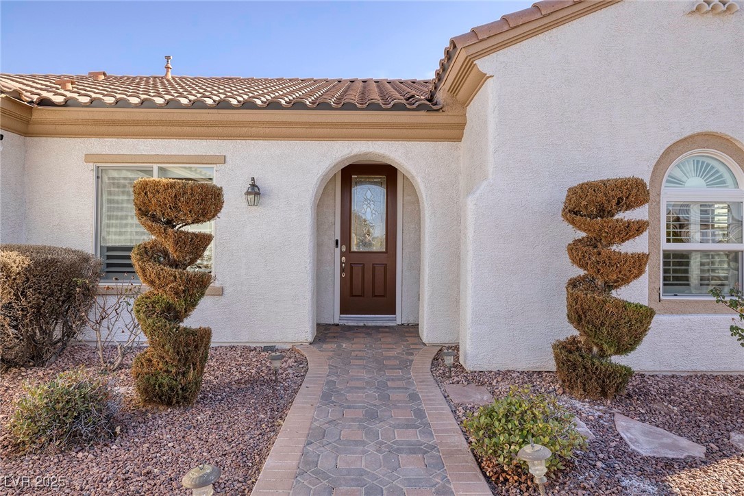2204 Twin Falls Drive