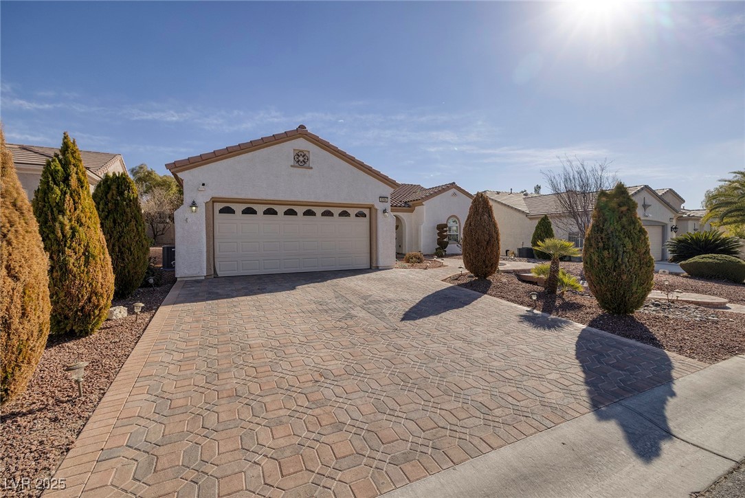 2204 Twin Falls Drive