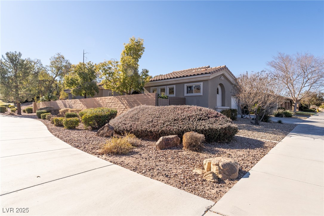 52 Fountainhead Circle