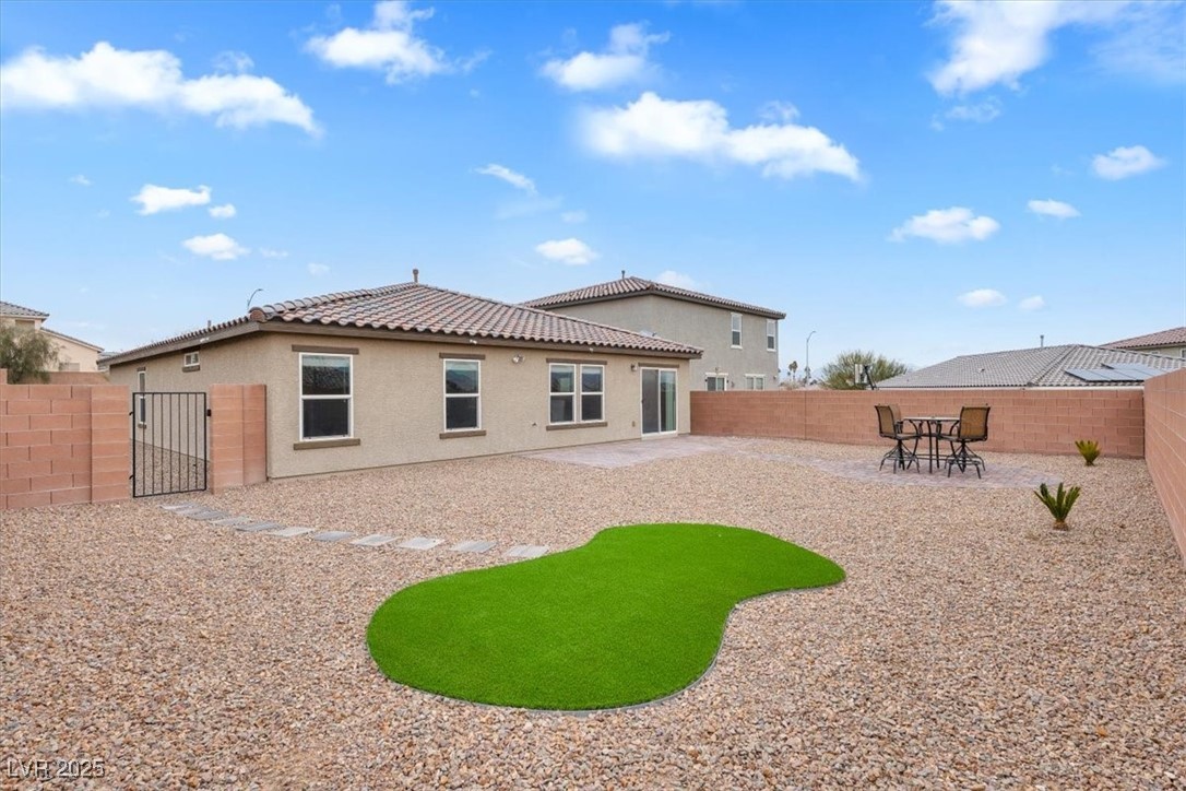 2432 Mesa Wind Avenue