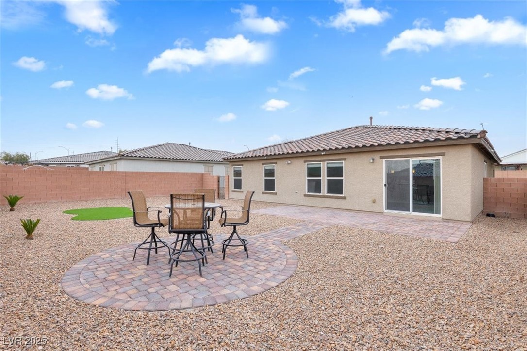2432 Mesa Wind Avenue