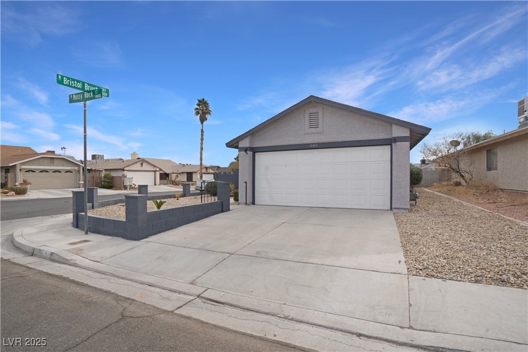 4401 Mossy Rock Court