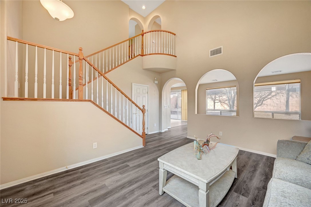 11740 Via Esperanza Avenue