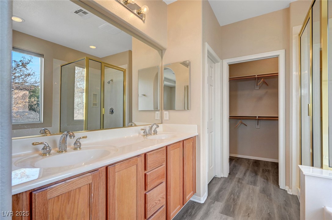 11740 Via Esperanza Avenue