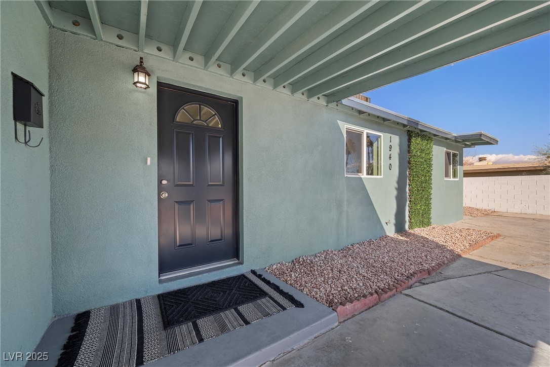 1940 East Golden Arrow Drive