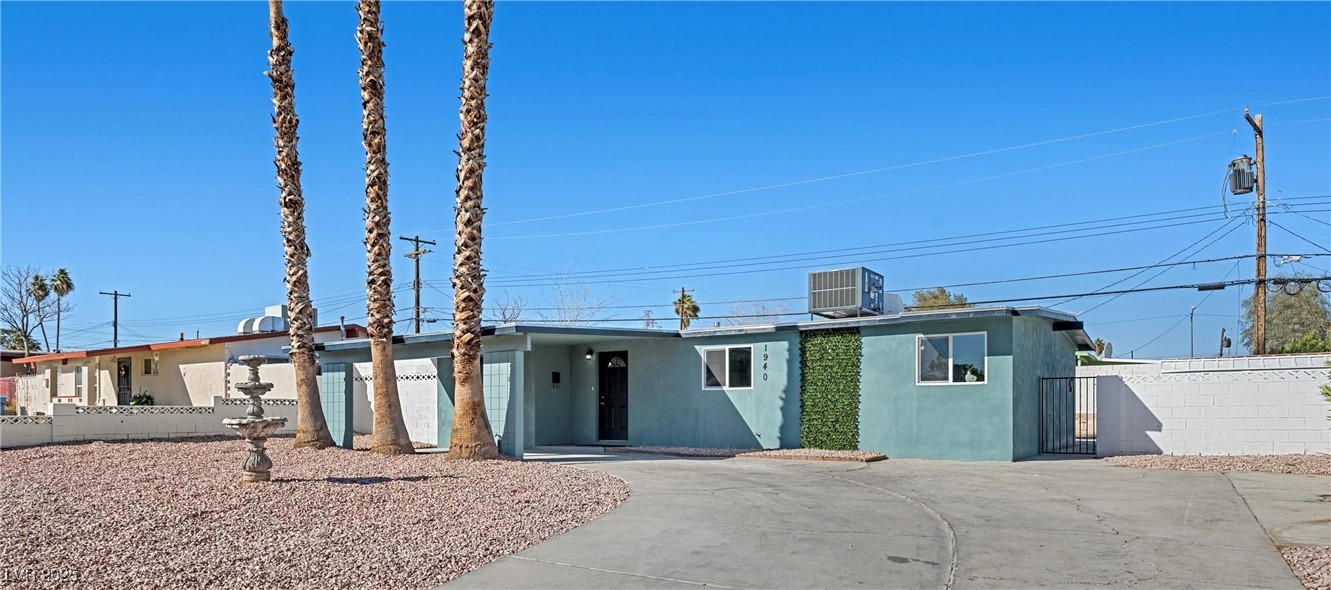 1940 East Golden Arrow Drive