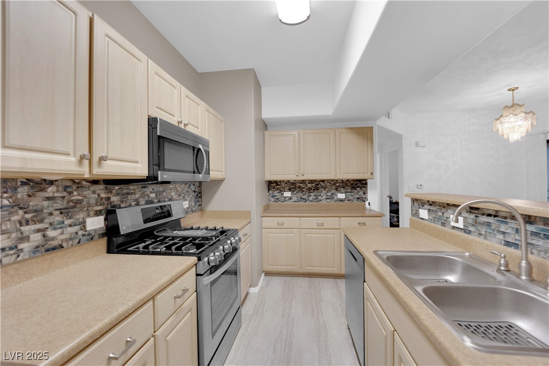 8250 North Grand Canyon Drive 1040