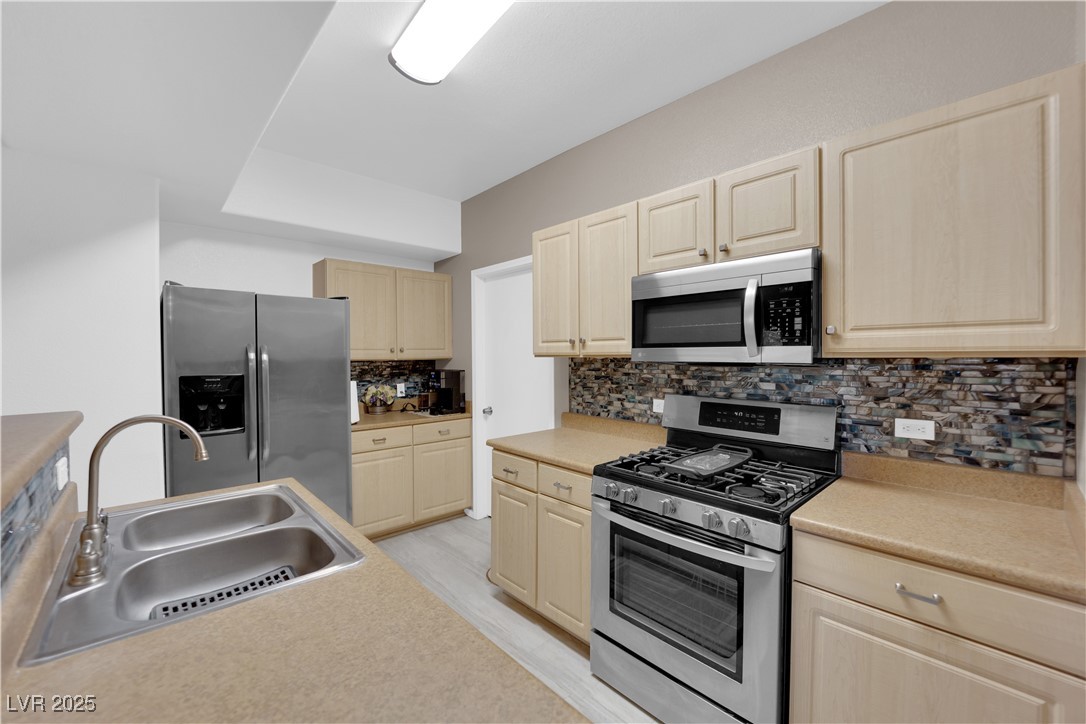 8250 North Grand Canyon Drive 1040