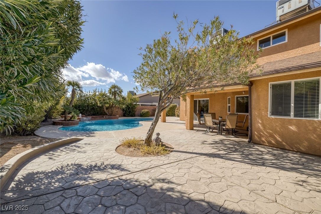 645 Paloma Drive