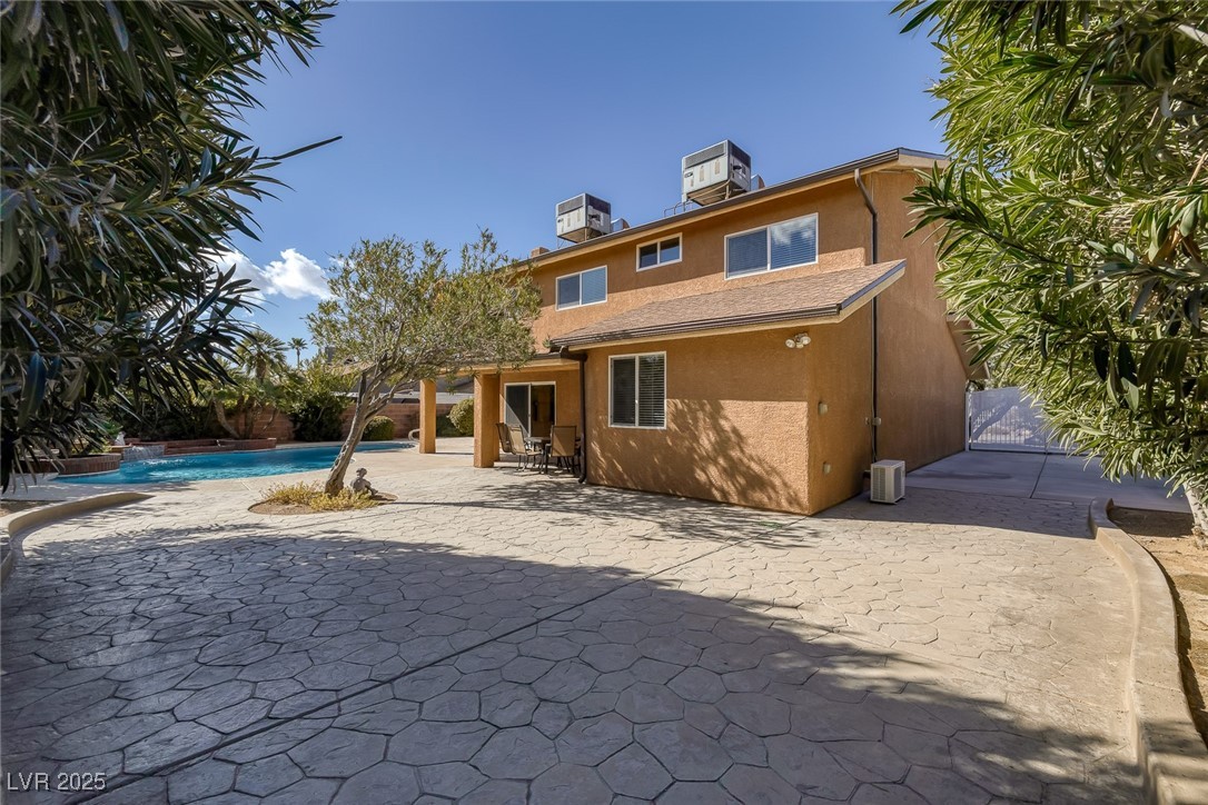 645 Paloma Drive