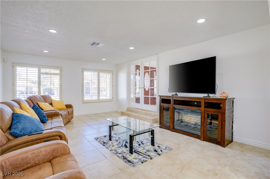 3431 Iberia Street