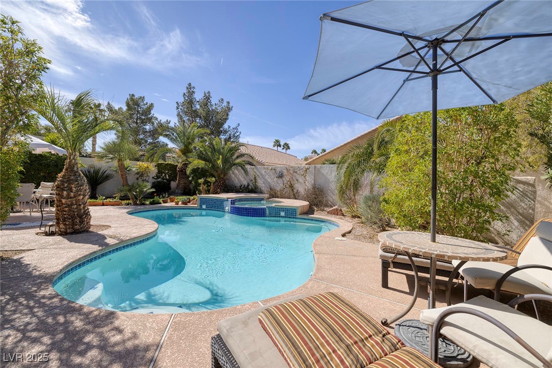 13 White Tail Court
