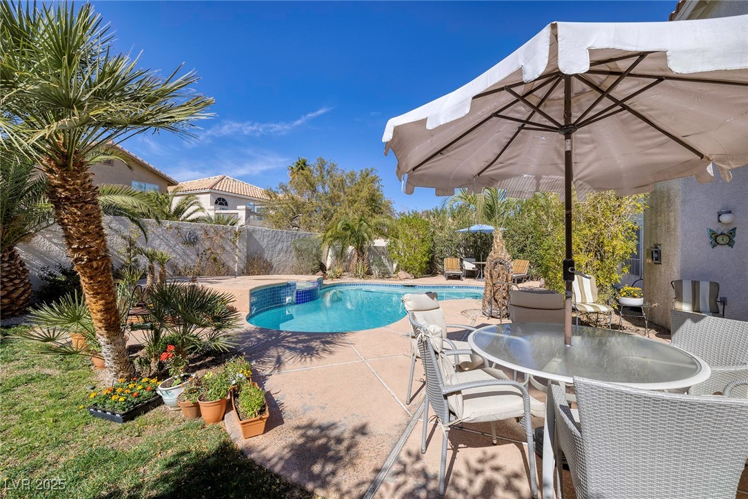 13 White Tail Court