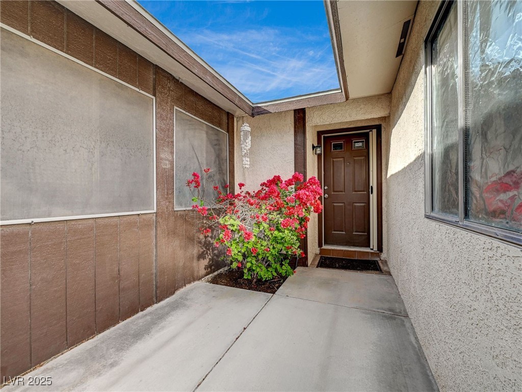 6870 Laronda Lane