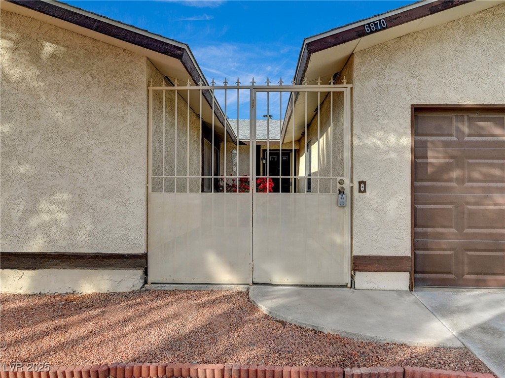 6870 Laronda Lane