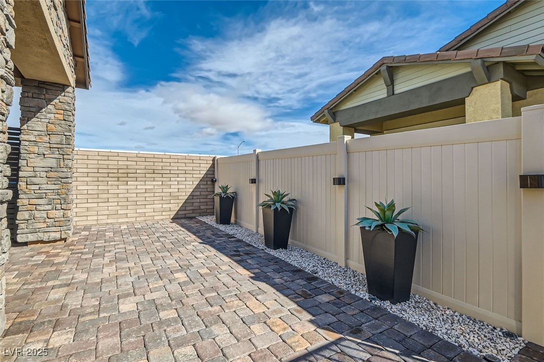 795 Sunny Sagebrush Street