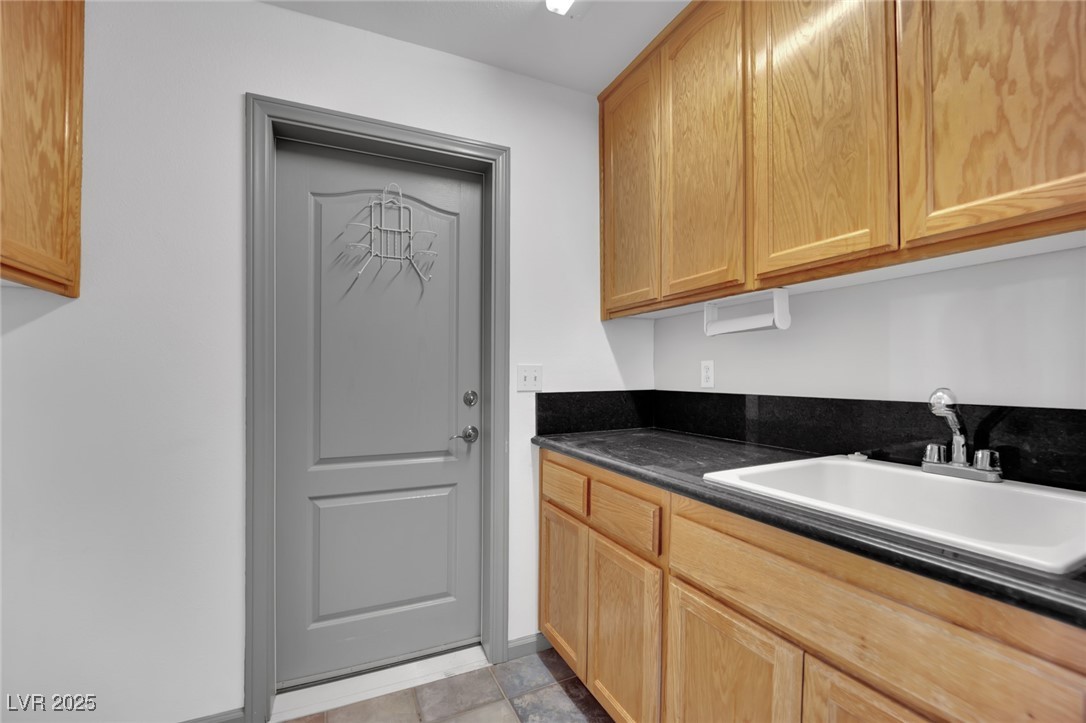 2901 South Dandelion Street