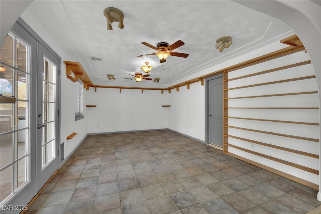 2901 South Dandelion Street