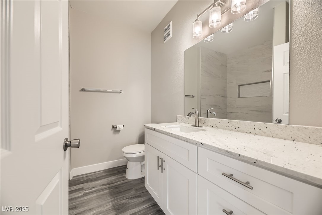 1050 East Cactus Avenue 1049