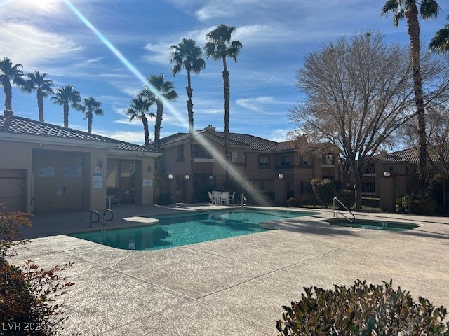 1050 East Cactus Avenue 1049