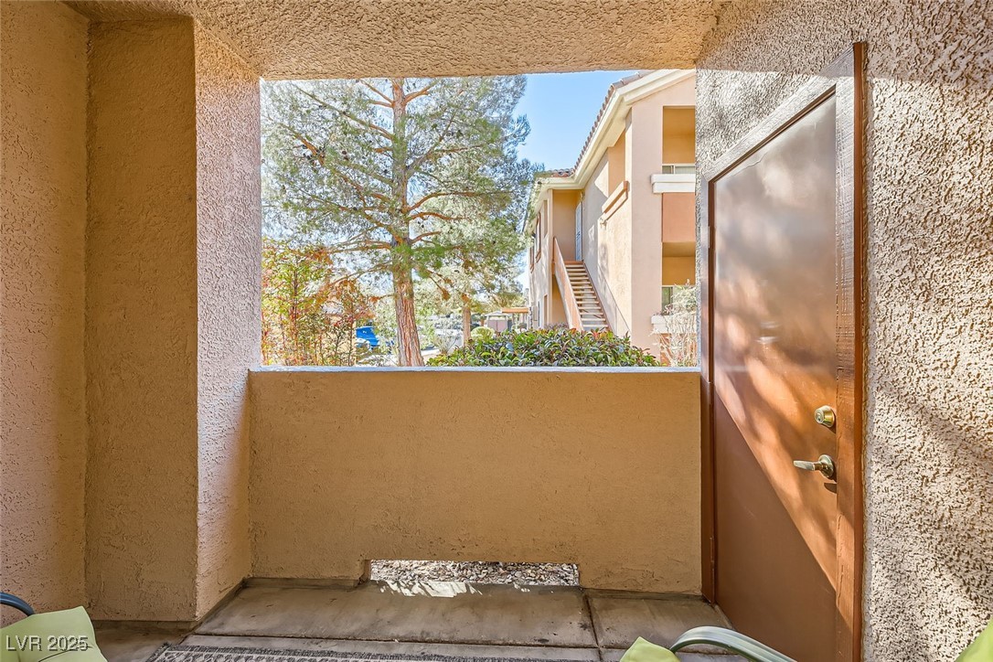 1050 East Cactus Avenue 1049