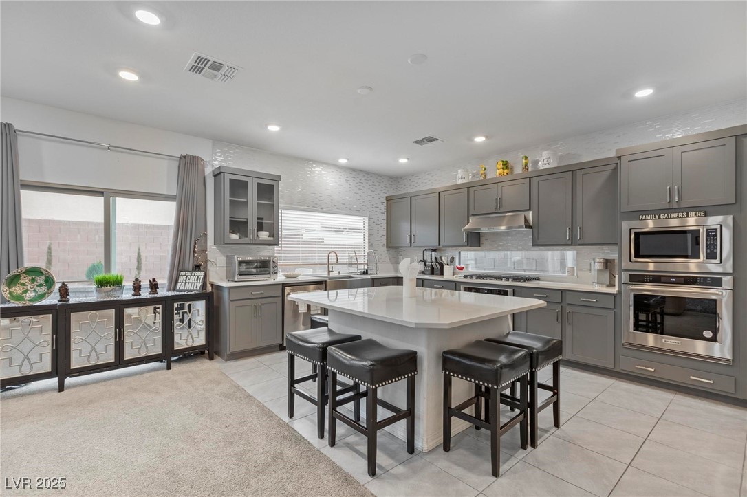 7153 Grace Estate Avenue